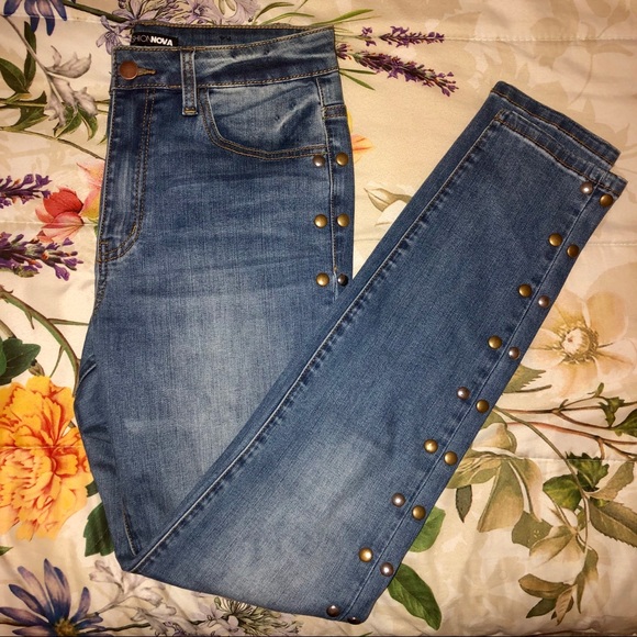 NWT Studded Fashion Nova Skinny Jeans - Picture 6 of 7